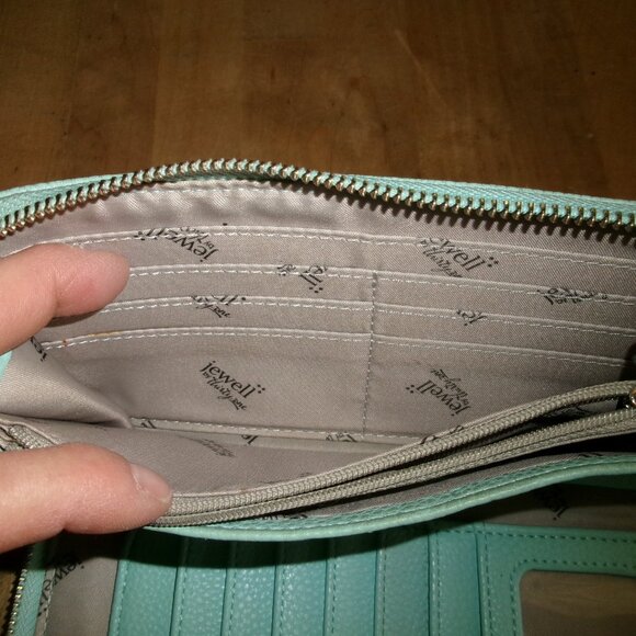 Light GreenJewell by Thirty One Wallet - Picture 4 of 6